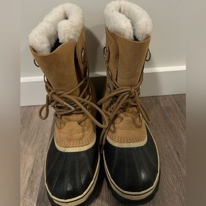 Sorel Women’s Caribou Boot- Size 9 Tan